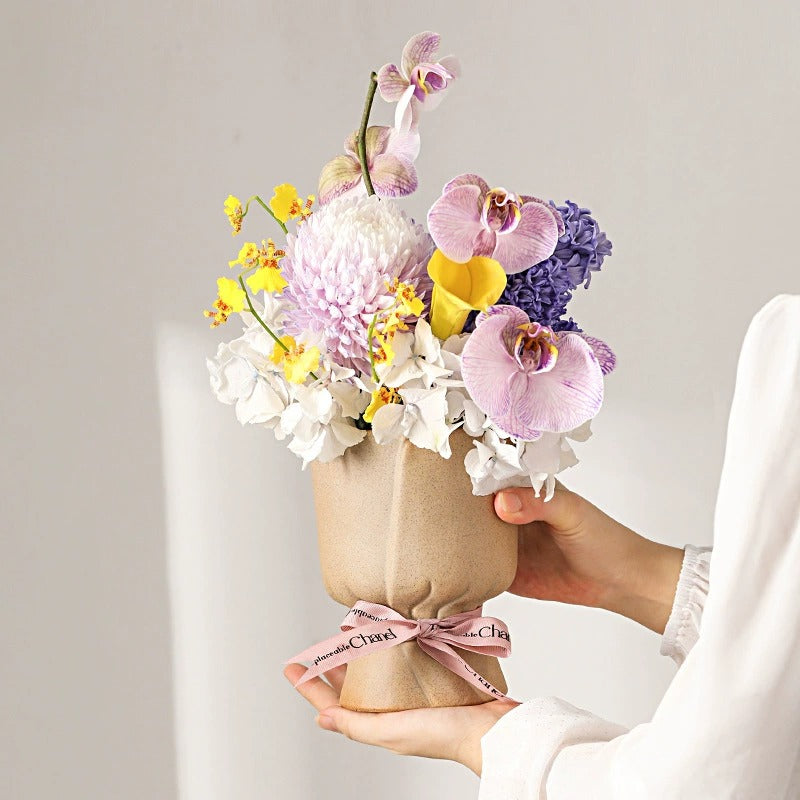 Minimalist INS Nordic Style Ceramic Flower Pot, Handheld Bouquet Design