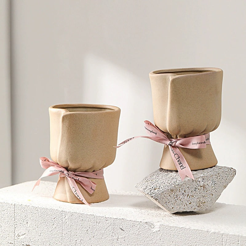 Minimalist INS Nordic Style Ceramic Flower Pot, Handheld Bouquet Design